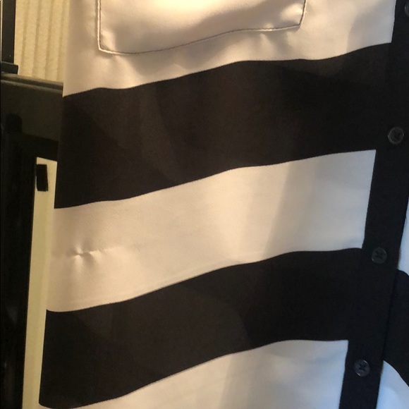 Express Black and White Sleeveless Portofino Top - Picture 2 of 2
